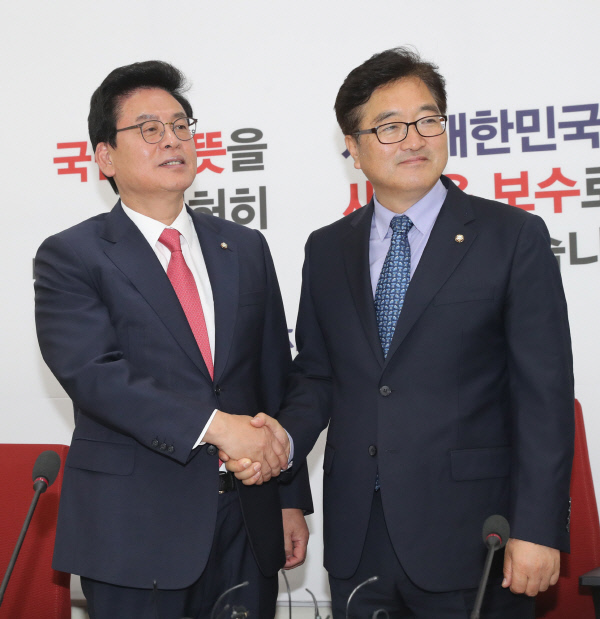 손잡은한국당-민주당