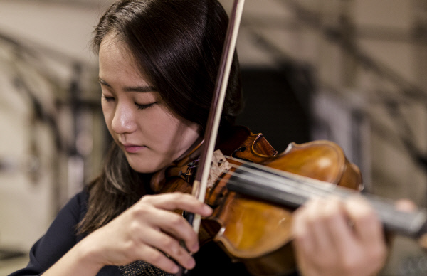 Violinist JiYoung Lim